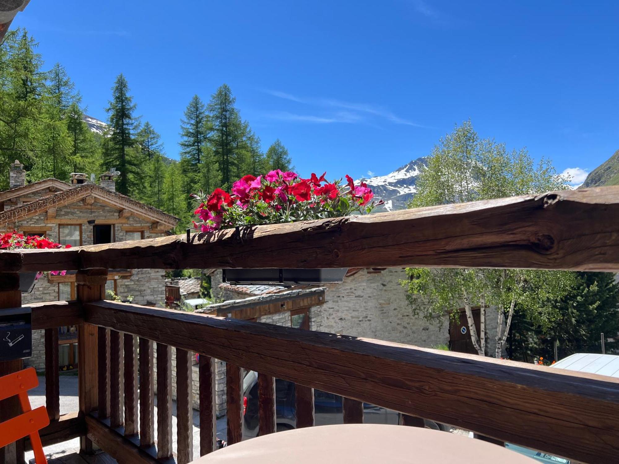 Chalet Hotel Du Fornet วาลดีแซร์ ภายนอก รูปภาพ