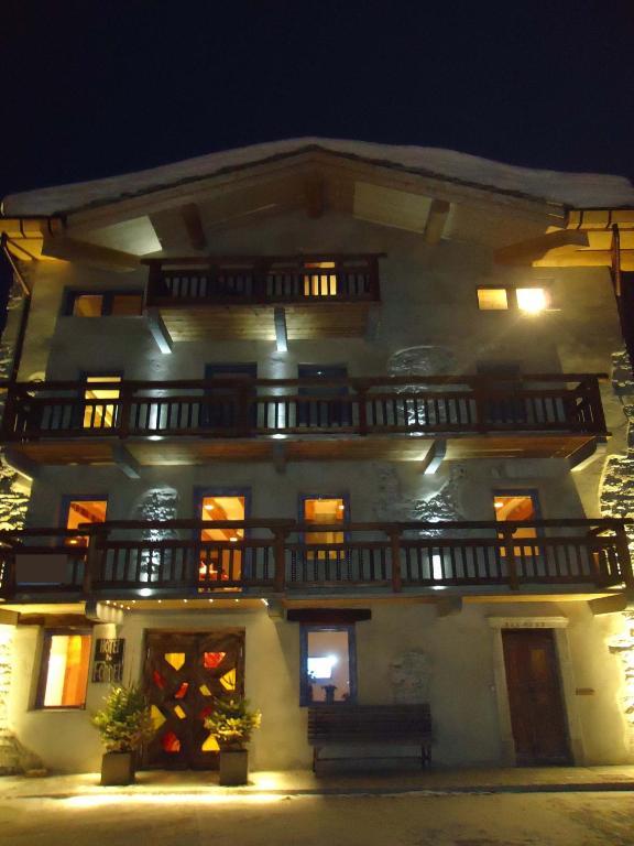 Chalet Hotel Du Fornet วาลดีแซร์ ภายนอก รูปภาพ