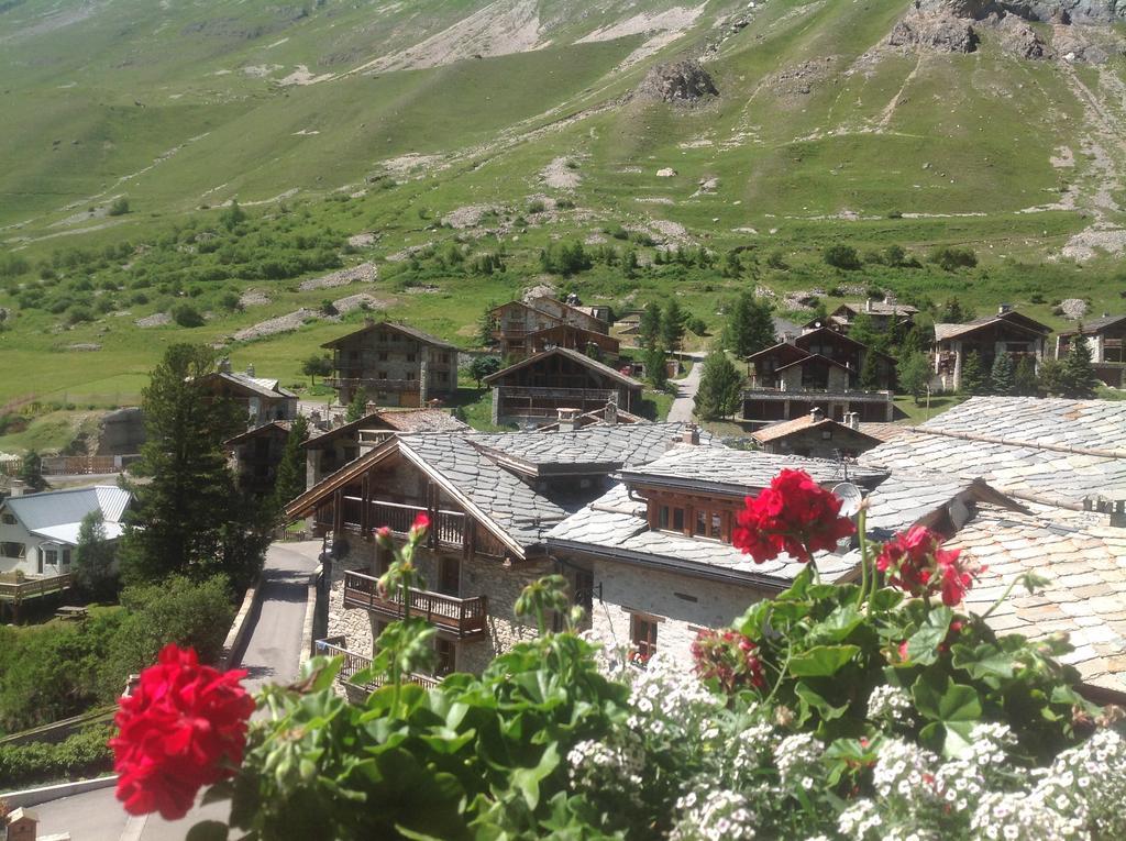 Chalet Hotel Du Fornet วาลดีแซร์ ภายนอก รูปภาพ