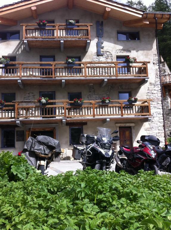 Chalet Hotel Du Fornet วาลดีแซร์ ภายนอก รูปภาพ