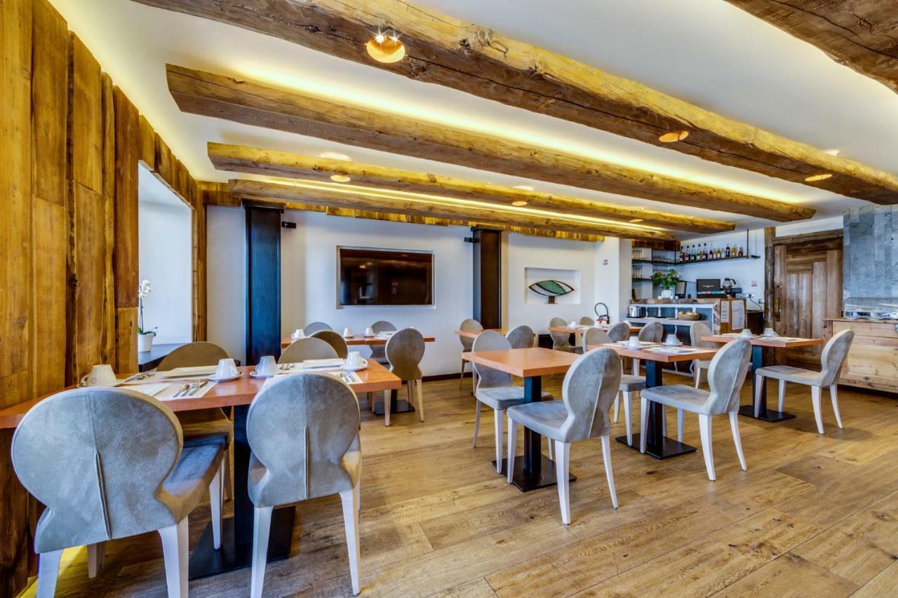 Chalet Hotel Du Fornet วาลดีแซร์ ภายนอก รูปภาพ