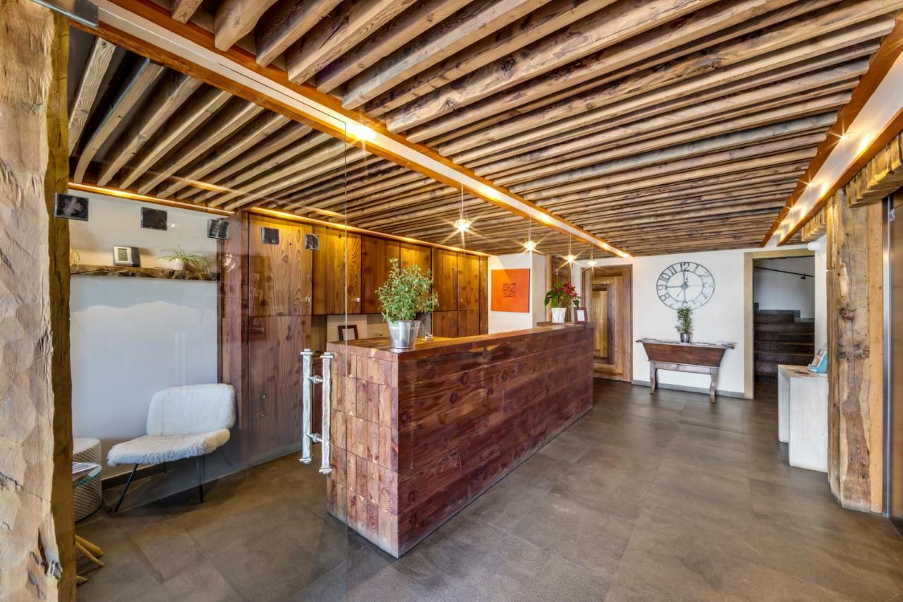 Chalet Hotel Du Fornet วาลดีแซร์ ภายนอก รูปภาพ
